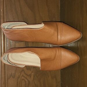 Catherine Malandrino D'Orsay Zwan Flats Cognac